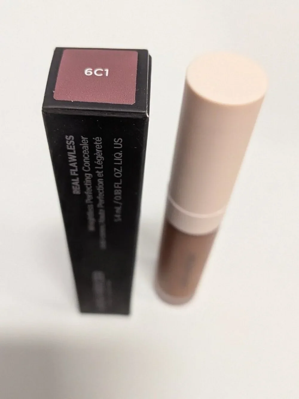 Laura Mercier Real Flawless Weightless Perfecting  Concealer 6C1 NEW